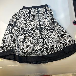 S&W Black and White Floral Skirt Y14-5
